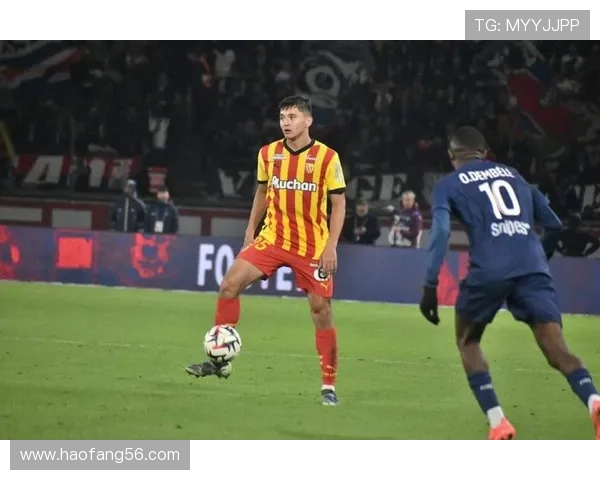 加维荣膺欧冠最佳年轻球员，展现未来巨星潜力与表现稳健相辅相成