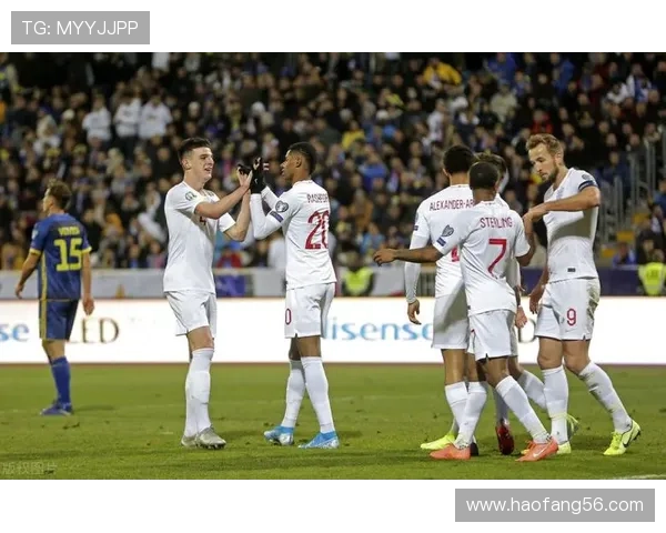 马尔蒂诺执教理念强调控球与高位逼抢，战术体系注重攻守平衡