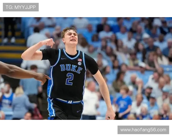 库珀·弗拉格三分命中率提升显著，拉开防守空间助攻增长